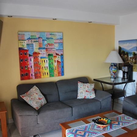 Beachfront View Condo Beside La Isla Mall بويرتو فالارتا المظهر الخارجي الصورة