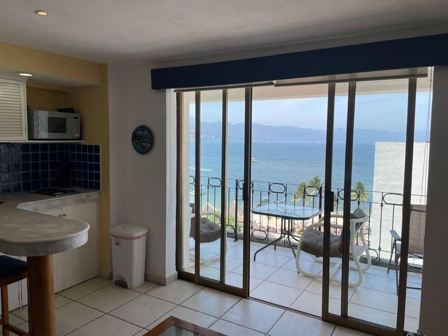 Beachfront View Condo Beside La Isla Mall بويرتو فالارتا المظهر الخارجي الصورة