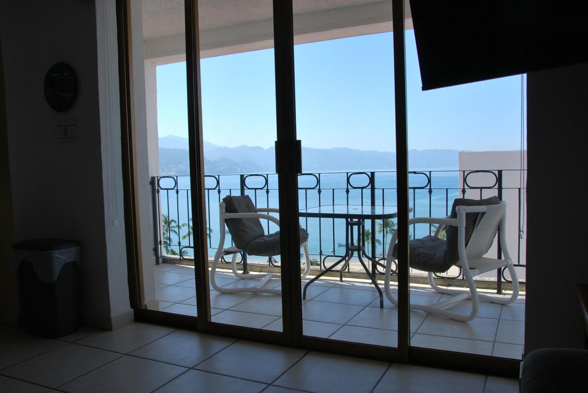 Beachfront View Condo Beside La Isla Mall بويرتو فالارتا المظهر الخارجي الصورة