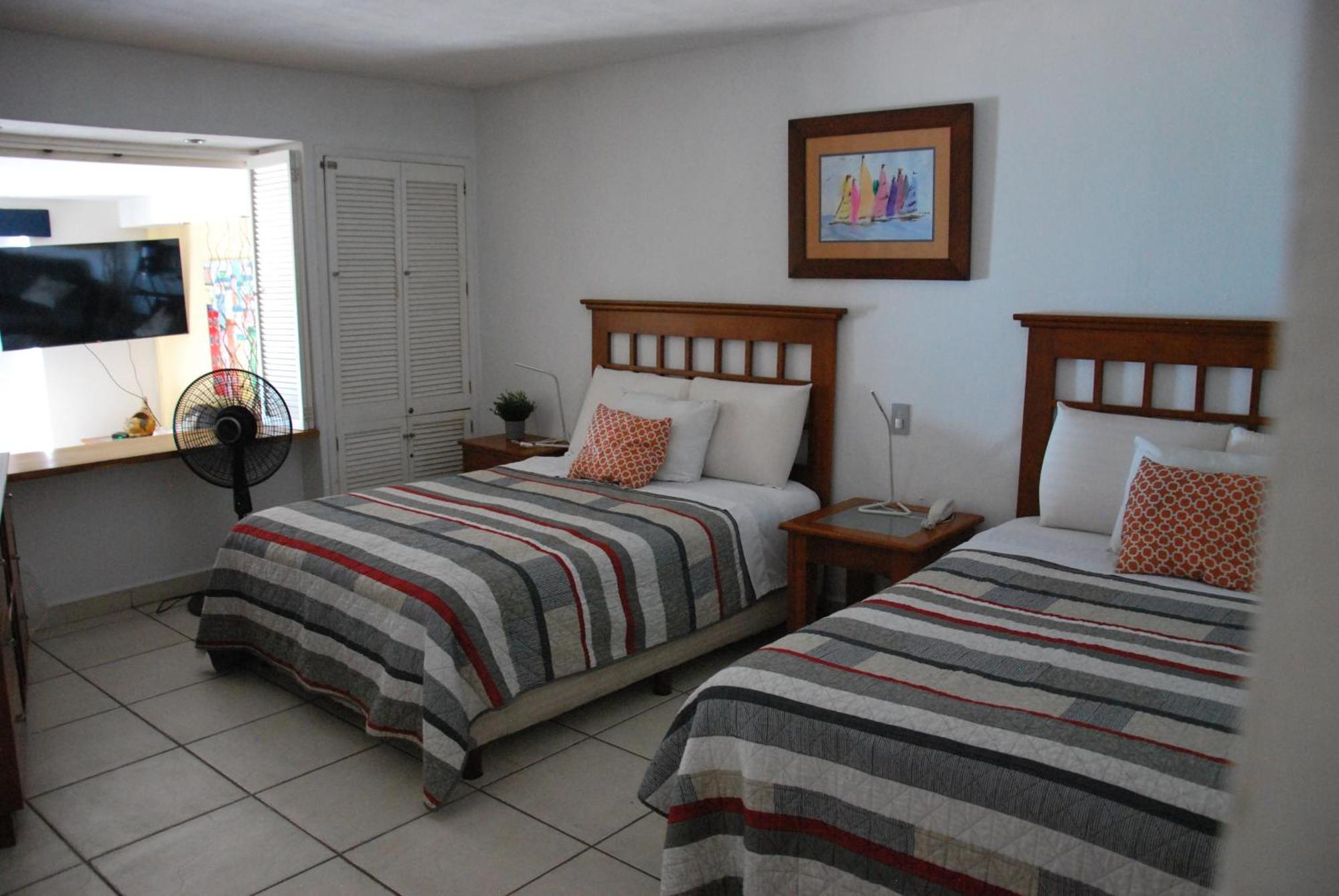 Beachfront View Condo Beside La Isla Mall بويرتو فالارتا المظهر الخارجي الصورة